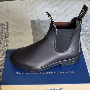 Brand new Blundstone 510,Unisex (Men AUS8,US9)(Women US 11)Price is firm